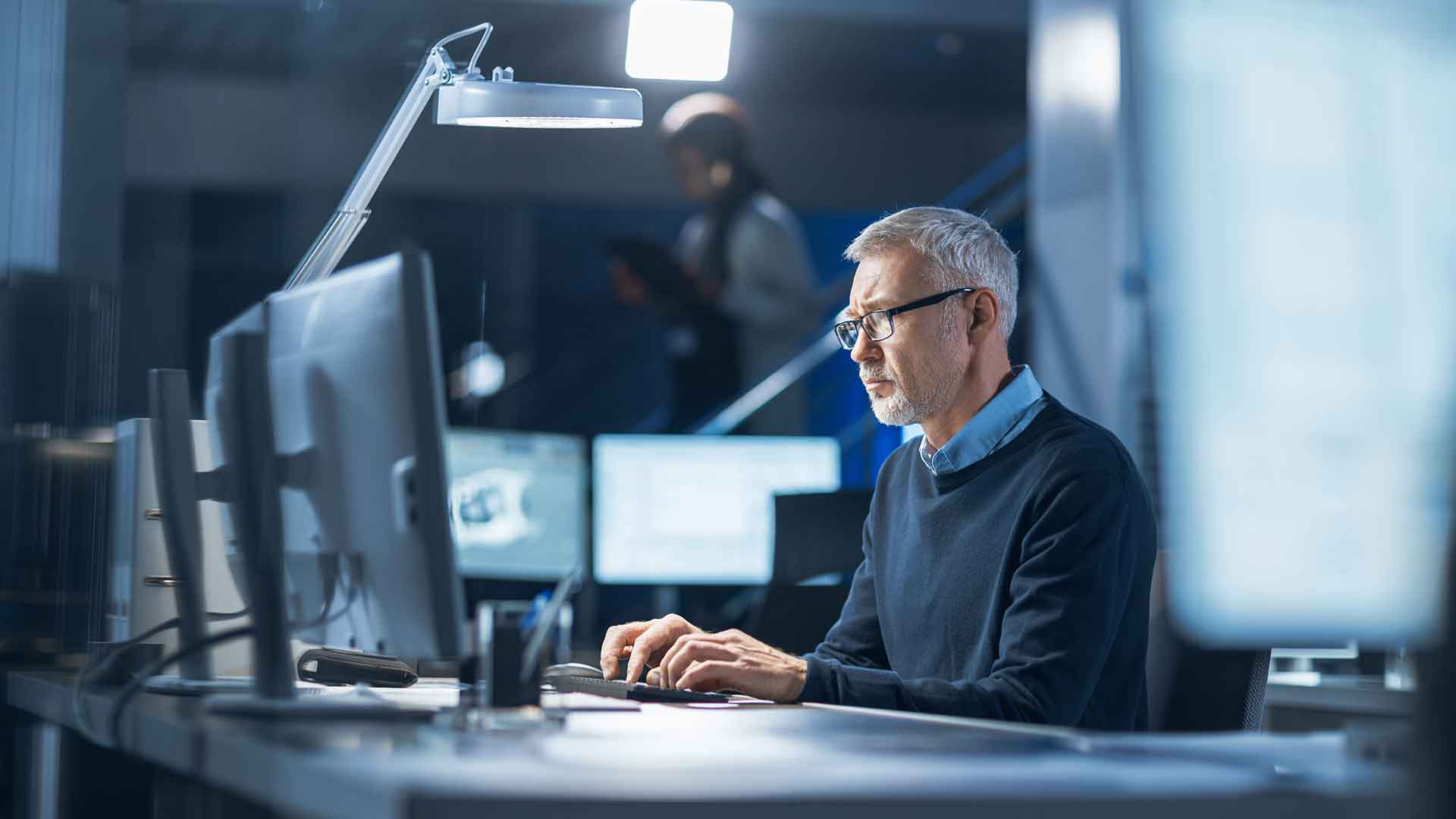 senior software engineer in development center